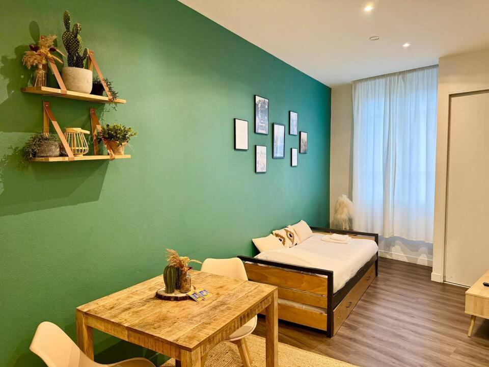 Appartement Dans Un Quartier Anime De