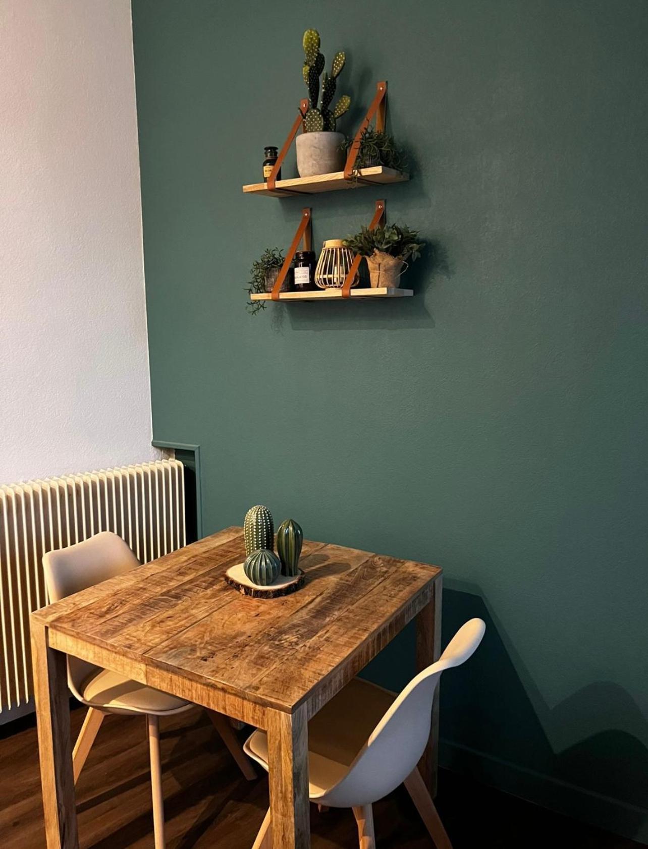Appartement Dans Un Quartier Anime De